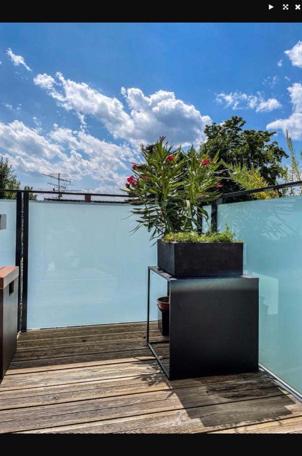 Zimmer - Modernes Apartment Mit 45 Qm. シュトラウビング エクステリア 写真