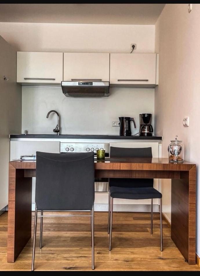 Zimmer - Modernes Apartment Mit 45 Qm. シュトラウビング エクステリア 写真