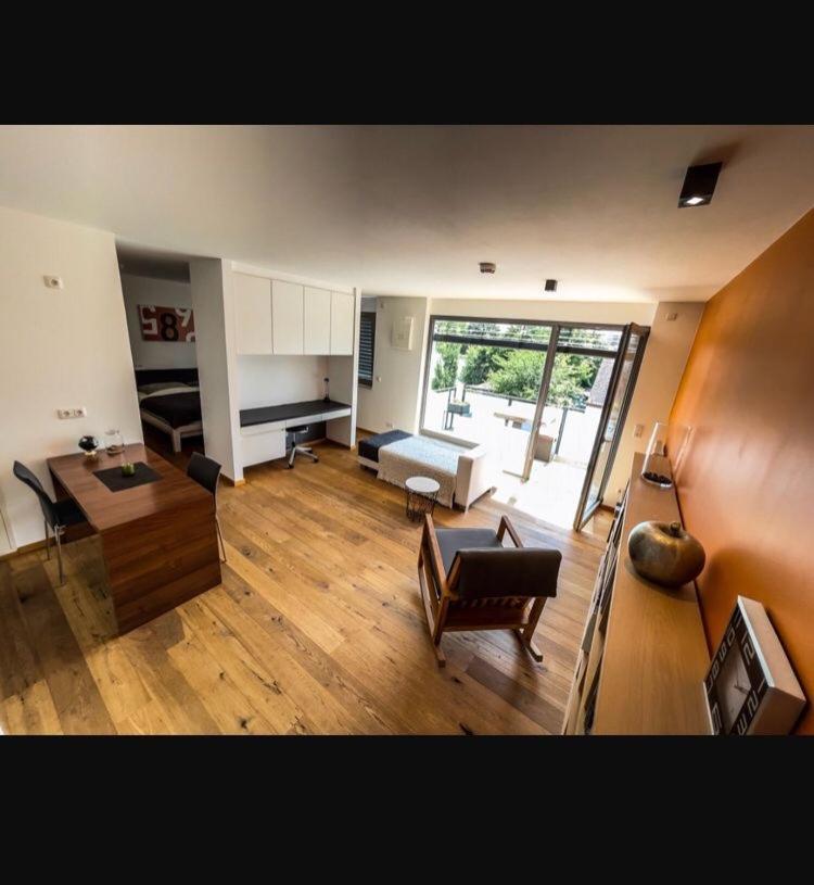Zimmer - Modernes Apartment Mit 45 Qm. シュトラウビング エクステリア 写真